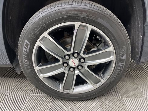 Used 2019 GMC Acadia Denali w/ Technology Package image 6