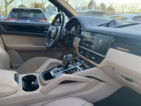 Used 2023 Porsche Cayenne image 27