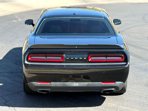 Used 2018 Dodge Challenger SXT w/ Blacktop Package image 5