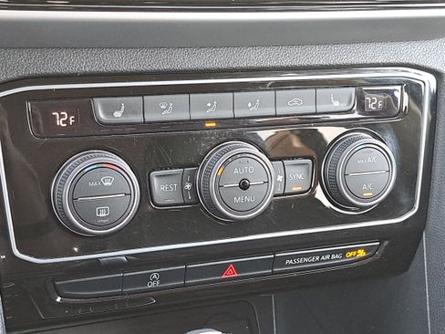 Used 2023 Volkswagen Atlas SE image 21