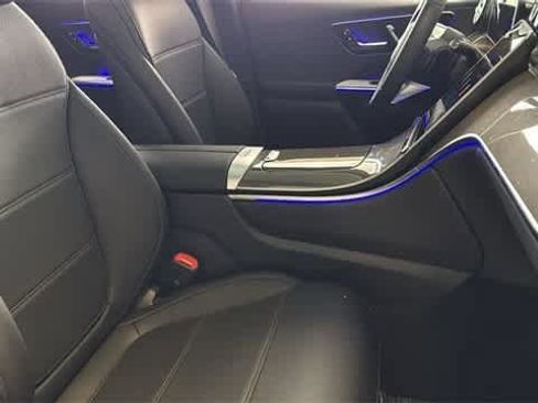 Used 2025 Mercedes-Benz GLC 300 4MATIC image 98