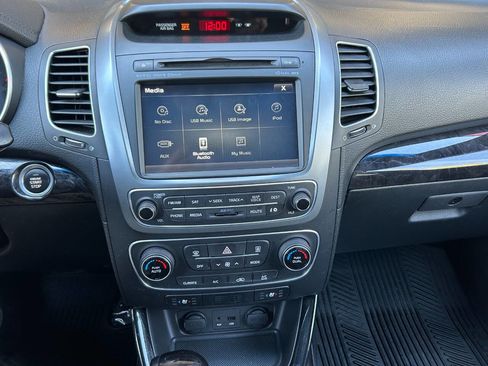 Used 2014 Kia Sorento SX w/ 3rd Row Package AWD/4WD image 8