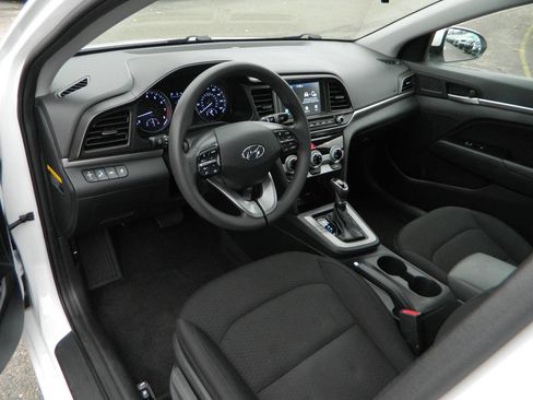 Used 2019 Hyundai Elantra SEL w/ Cargo Package image 11