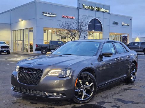 Used 2023 Chrysler 300 S image 2