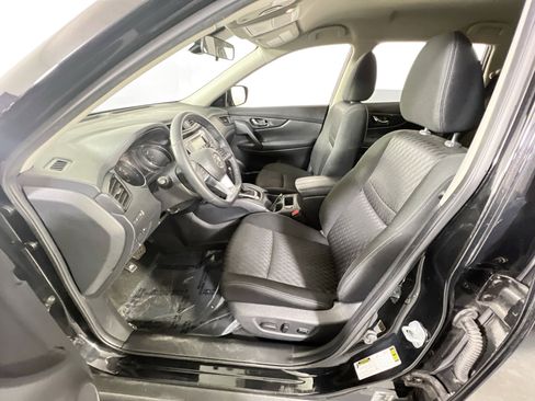 Used 2019 Nissan Rogue SV image 20