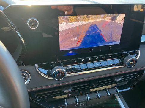 Used 2023 Chevrolet Colorado Z71 w/ Z71 Convenience Package 2 image 14