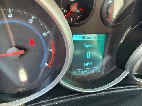 Used 2014 Chevrolet Cruze LT FWD image 14