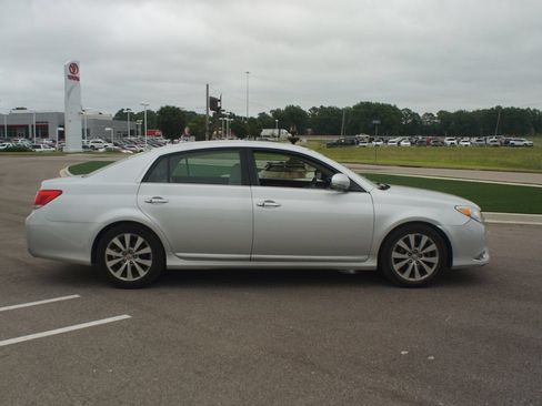 Used 2012 Toyota Avalon Limited FWD image 15