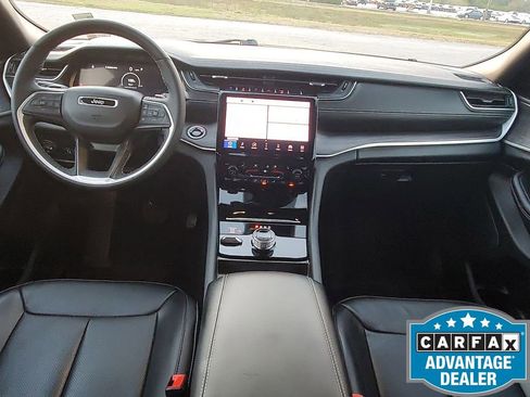 Used 2025 Jeep Grand Cherokee L Limited w/ Luxury Tech Group II image 25