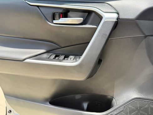 Used 2025 Toyota RAV4 XLE w/ Convenience Package FWD image 19