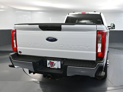 Used 2023 Ford F250 XLT w/ FX4 Off-Road Package AWD/4WD image 7