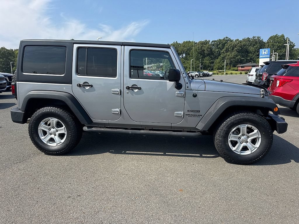 Used 2017 Jeep Wrangler Unlimited Sport w/ Quick Order Package 24S AWD/4WD image 2