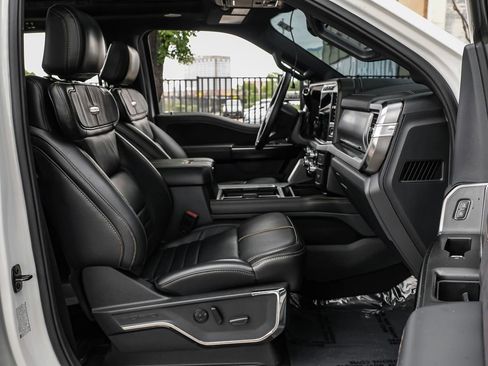 Used 2024 Ford F350 Platinum image 32