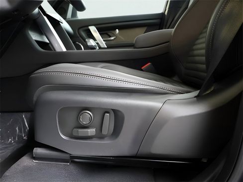 New 2025 Land Rover Discovery Sport Dynamic SE image 78