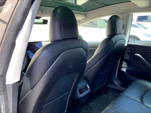 Used 2020 Tesla Model 3 Standard Range Plus RWD image 12