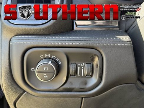 Used 2024 RAM 2500 Limited image 15