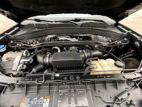 Used 2020 Ford Explorer Platinum w/ Premium Technology Package image 10