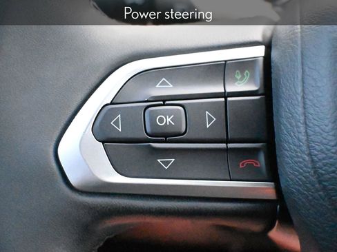 Used 2024 Jeep Compass Latitude image 11