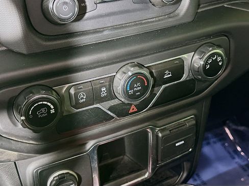 Certified 2021 Jeep Wrangler Sport image 25