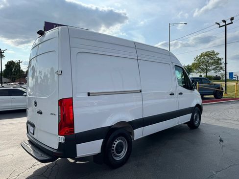 Used 2024 Mercedes-Benz Sprinter 2500 image 4