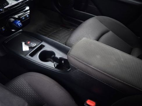 Used 2021 Toyota Prius LE FWD image 13
