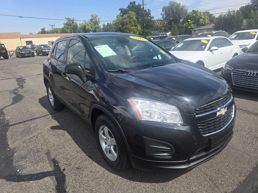 Used 2016 Chevrolet Trax LS AWD/4WD image 4