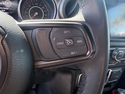 Used 2023 Jeep Wrangler Unlimited Sport image 11