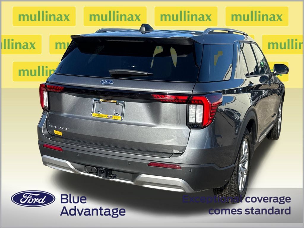 Used 2026 Ford Explorer Platinum RWD image 4