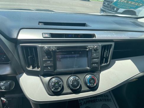 Used 2015 Toyota RAV4 LE image 17