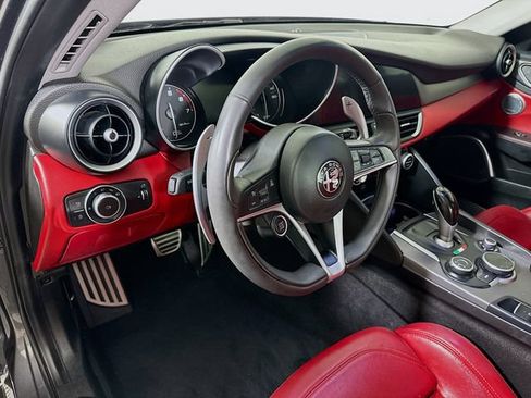 Used 2019 Alfa Romeo Giulia Ti Sport w/ Quick Order Package 22S Sport AWD/4WD image 11