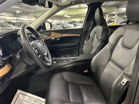 Certified 2024 Volvo XC90 B6 Plus w/ Protection Package Premier image 10
