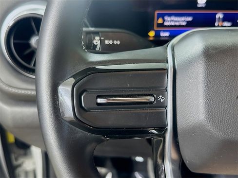 Used 2023 Chevrolet Colorado LT image 21