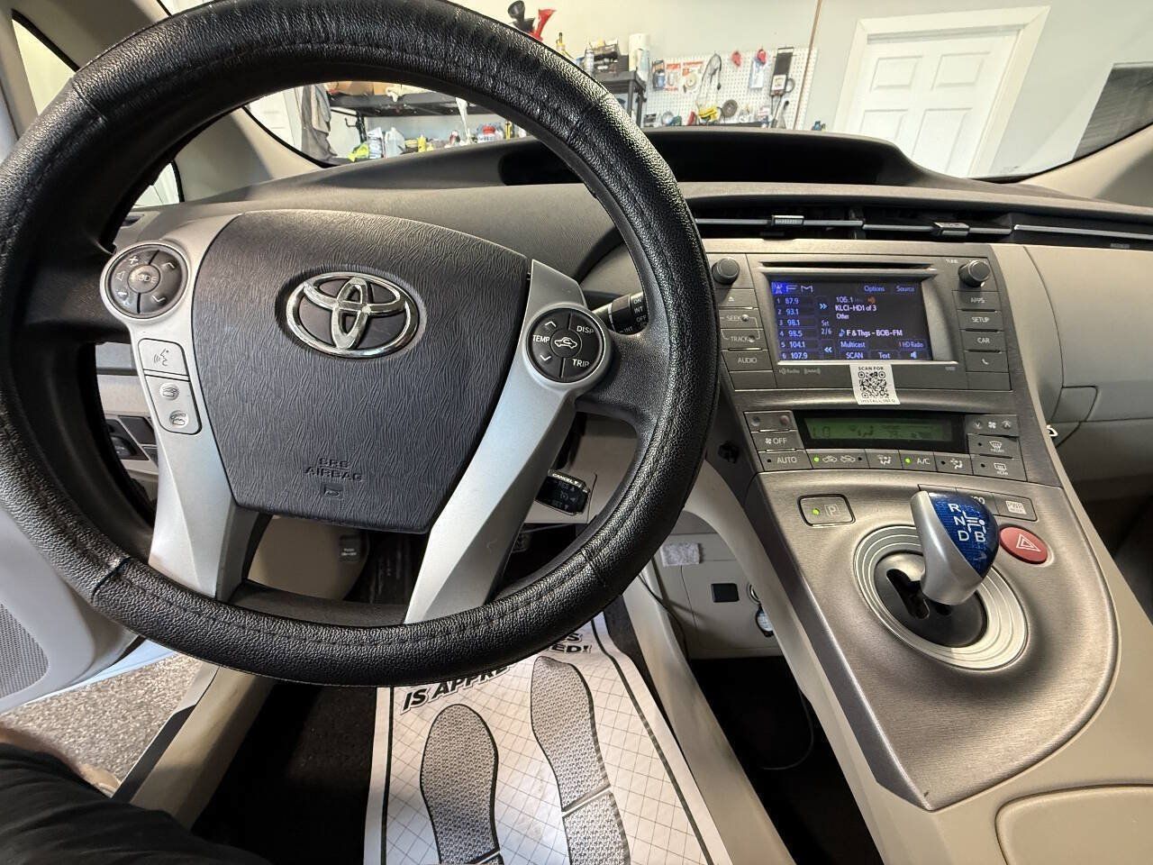 Used 2012 Toyota Prius Three FWD image 11