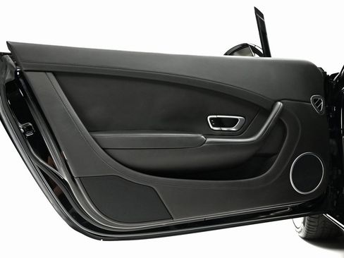 Used 2015 Bentley Continental GT image 17