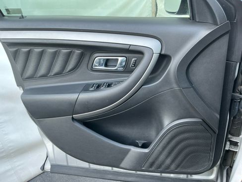 Used 2016 Ford Taurus SEL image 13