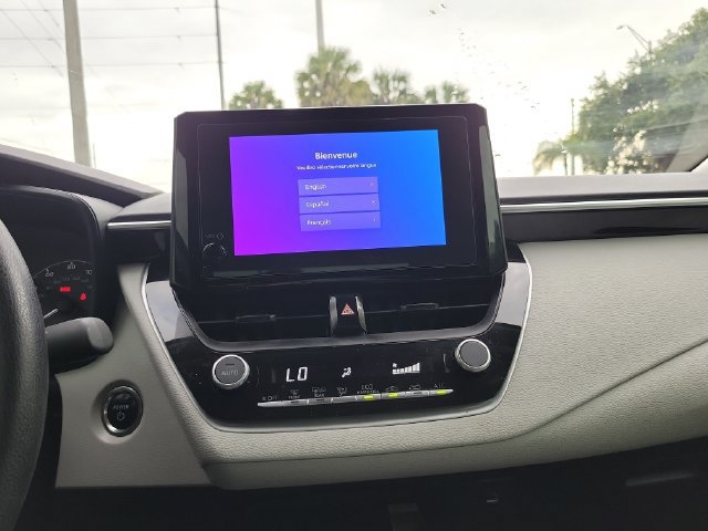 Used 2025 Toyota Corolla LE w/ LE Premium Package FWD image 19