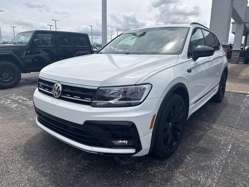 Used 2020 Volkswagen Tiguan SE R-Line FWD image 12