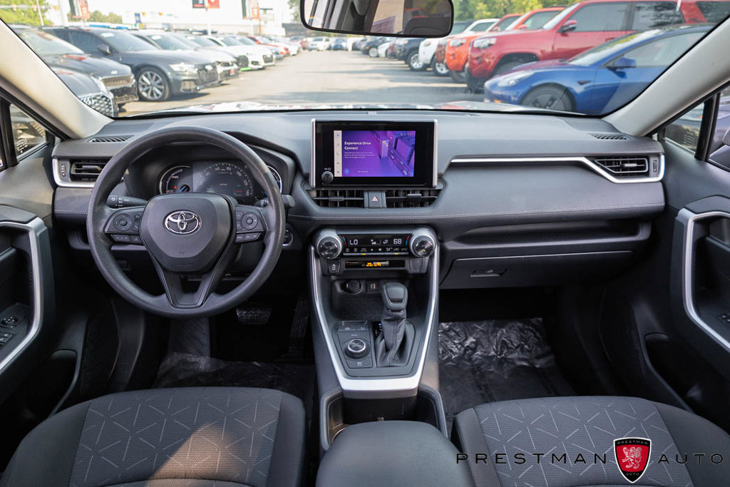 Used 2025 Toyota RAV4 XLE AWD/4WD image 34