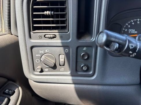 Used 2006 Chevrolet Silverado 2500 LT RWD image 15