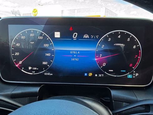 Used 2024 Mercedes-Benz GLC 300 4MATIC image 39