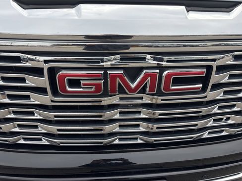 Used 2022 GMC Sierra 1500 Denali w/ Denali Reserve Package image 2