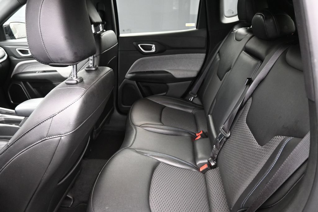 Used 2024 Jeep Compass Latitude AWD/4WD image 13