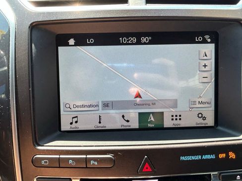 Used 2018 Ford Explorer Platinum AWD/4WD image 25