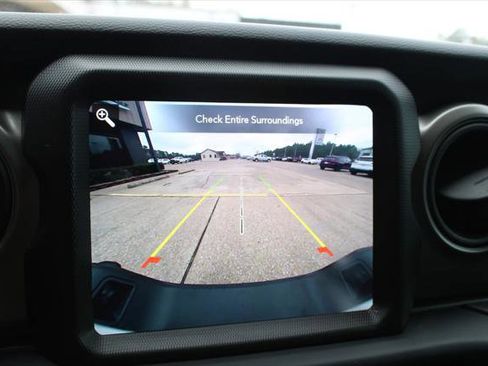 Certified 2023 Jeep Gladiator Sport image 28