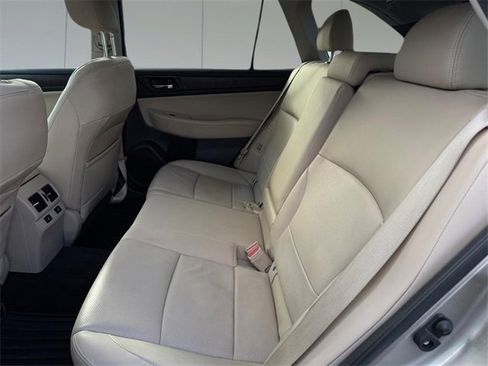 Used 2015 Subaru Outback 3.6R Limited image 10