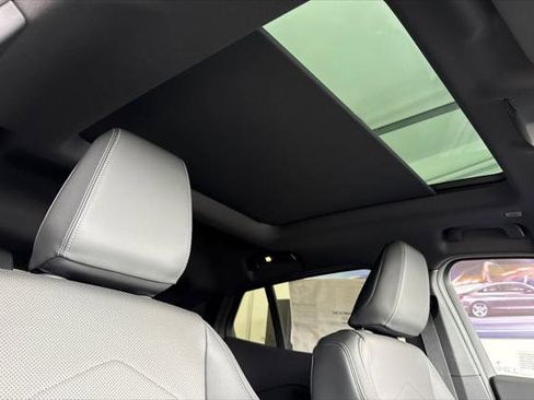 New 2026 BMW X2 xDrive28i w/ Technology Package image 16