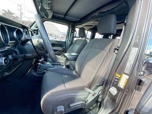 Used 2023 Jeep Wrangler Sport image 22