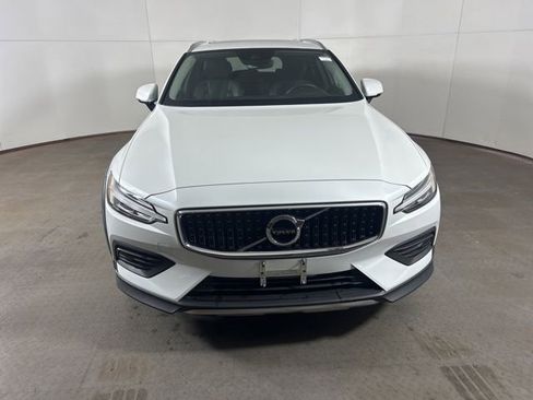 Used 2020 Volvo V60 T5 Cross Country w/ Protection Package Premier AWD/4WD image 2