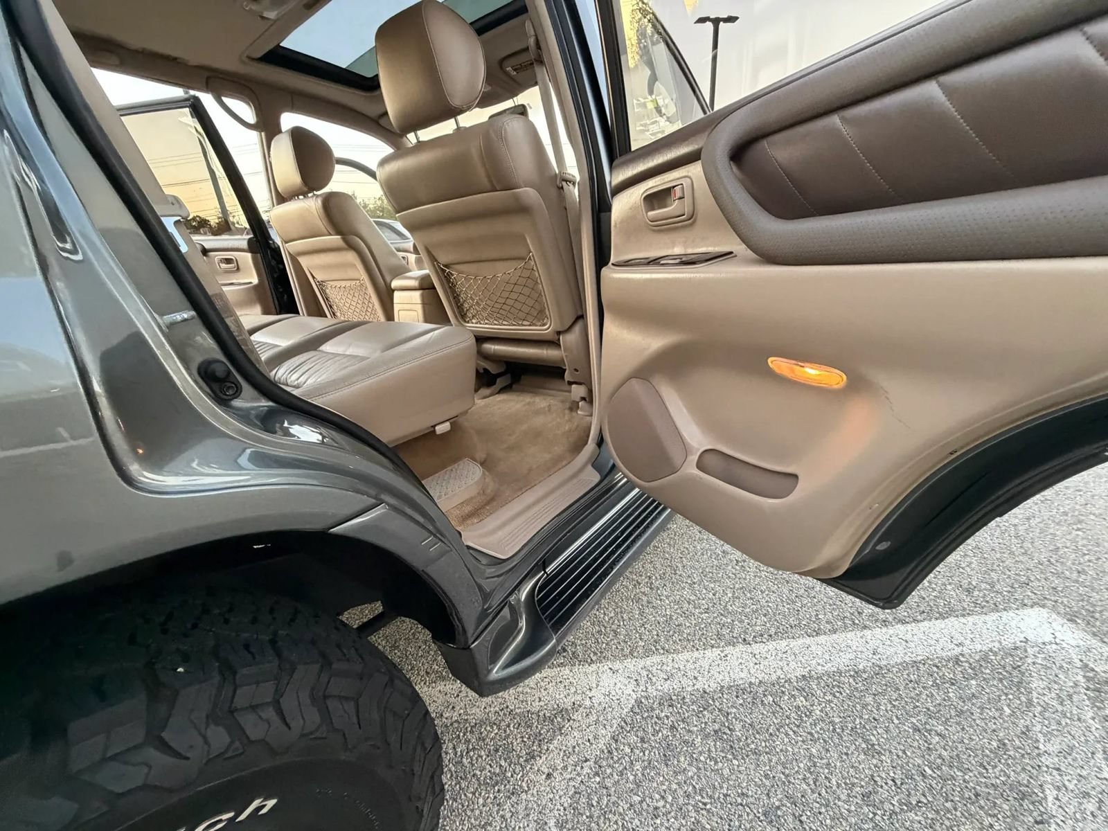Used 2002 Toyota Land Cruiser w/ Convenience Pkg AWD/4WD image 29
