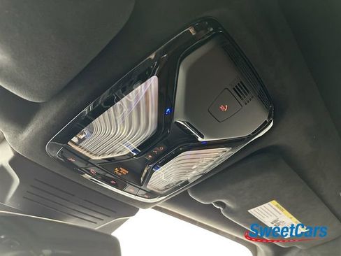 Used 2025 BMW X7 M60i image 38